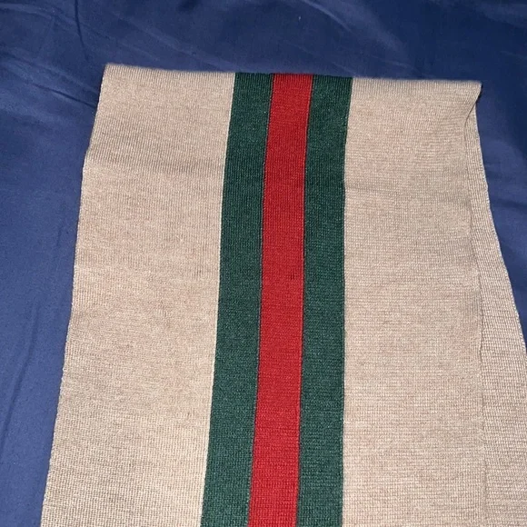 Gucci Beige Scarf with Red and Green Stripes - Picture 8 of 8